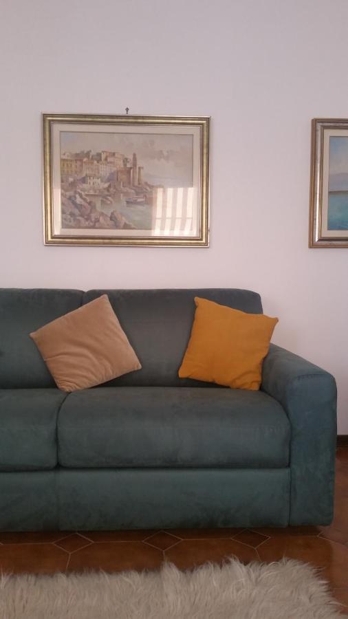 Al Numero 4 Levanto Luaran gambar